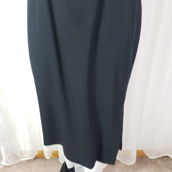 Vintage Scaasi black dress off the shoulder with skinny strap side boning 12 - Picture 4 of 12